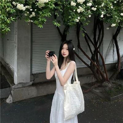 三小一家人